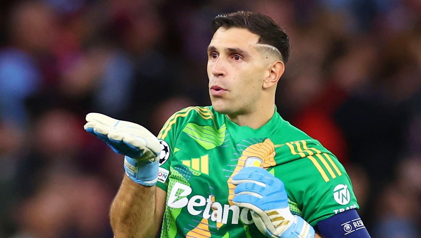 Man trinh dien dang kinh ngac cua Martinez hinh anh