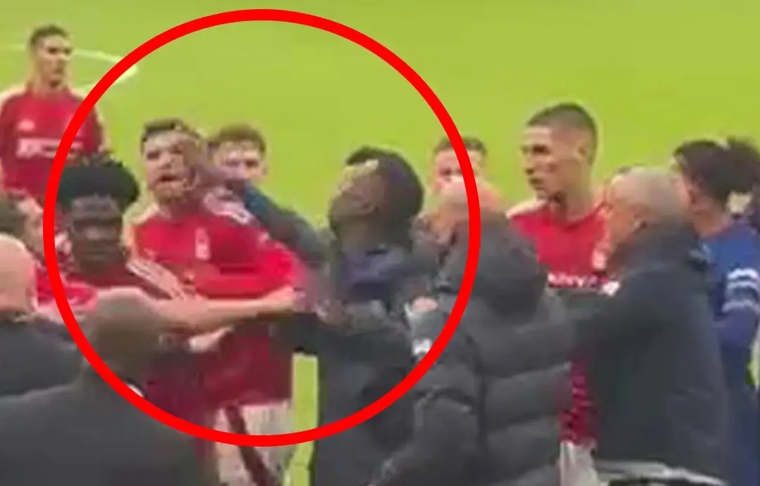 Sao Chelsea tat doi thu hinh anh