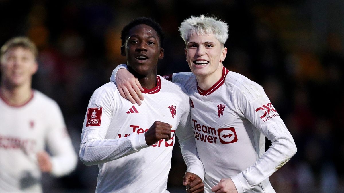 3 cau thu MU rut khoi tuyen hinh anh