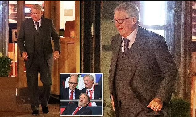 Sir Alex bat ngo lo dien sau khi bi chu moi cat hop dong hinh anh