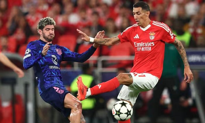 Atletico Madrid bi trung phat hinh anh