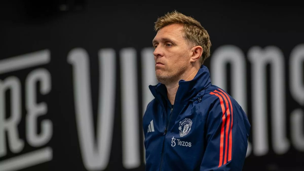 Manchester United gap rac roi hinh anh