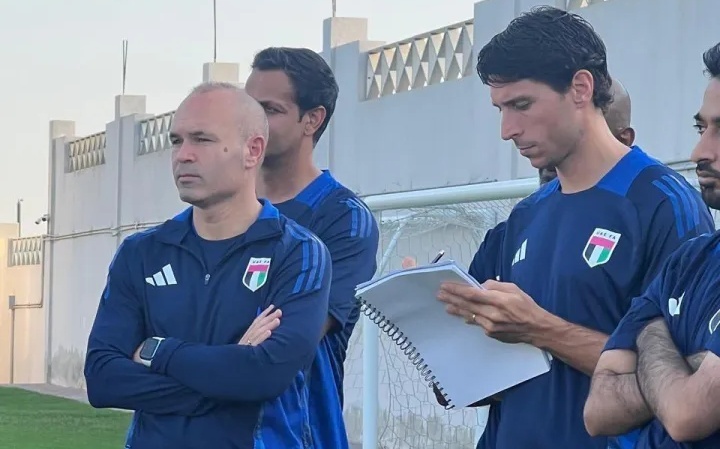 Iniesta gio ra sao? hinh anh