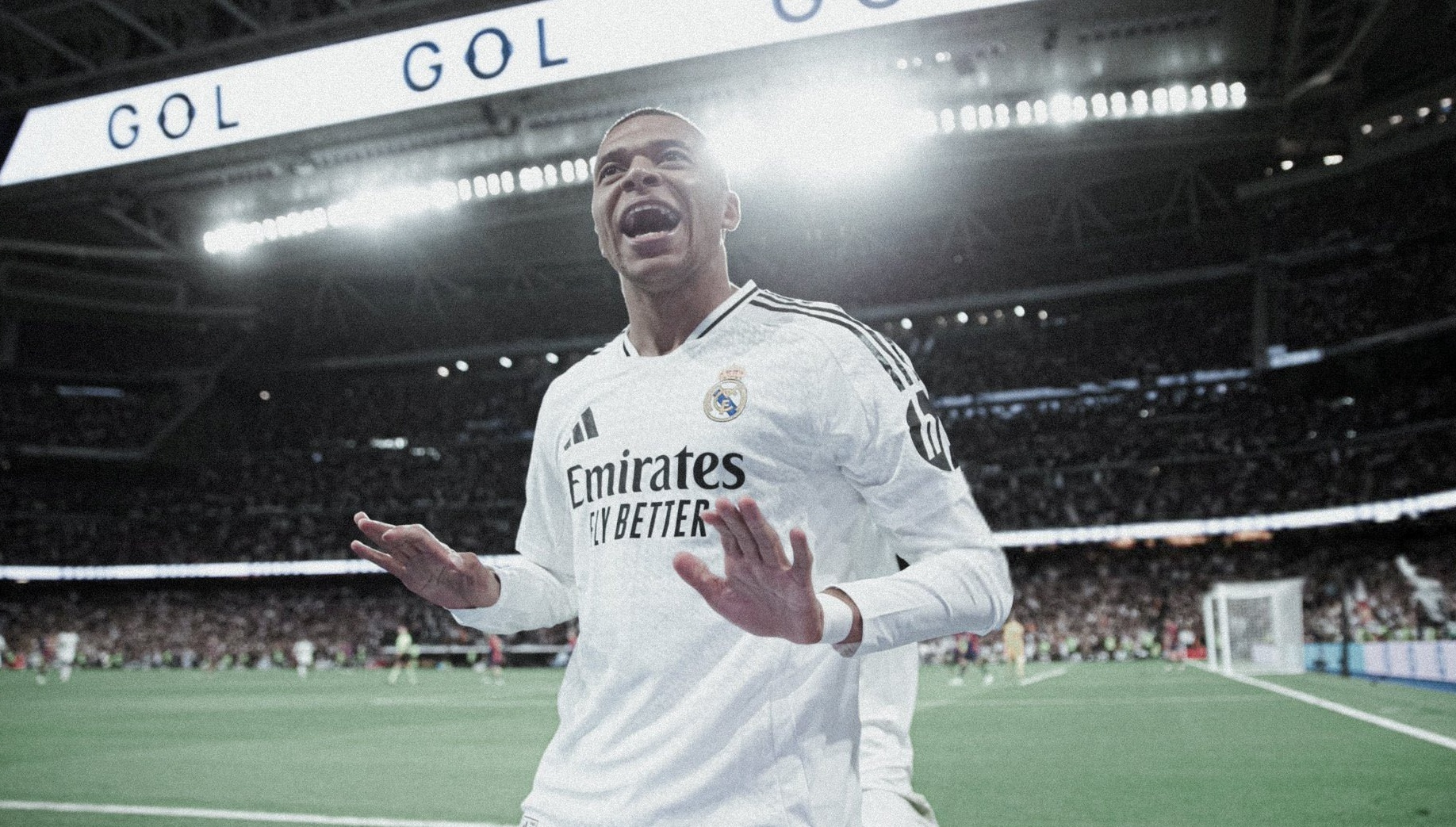 Mbappe tri an Ronaldo voi ban thang viet vi hinh anh