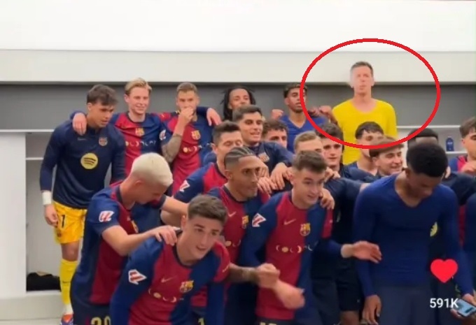 Sao Barcelona hut thuoc hinh anh