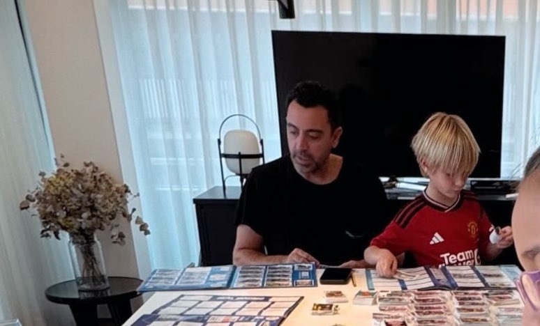 Hinh anh gay sot cua Xavi trong ngay MU that bai hinh anh