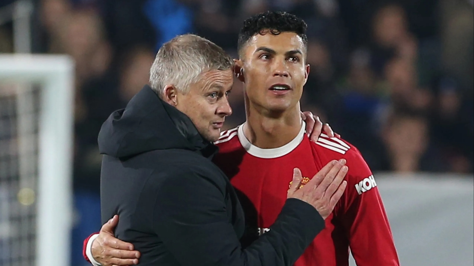 Solskjaer tra gia dat khi phot lo canh bao ve Ronaldo hinh anh
