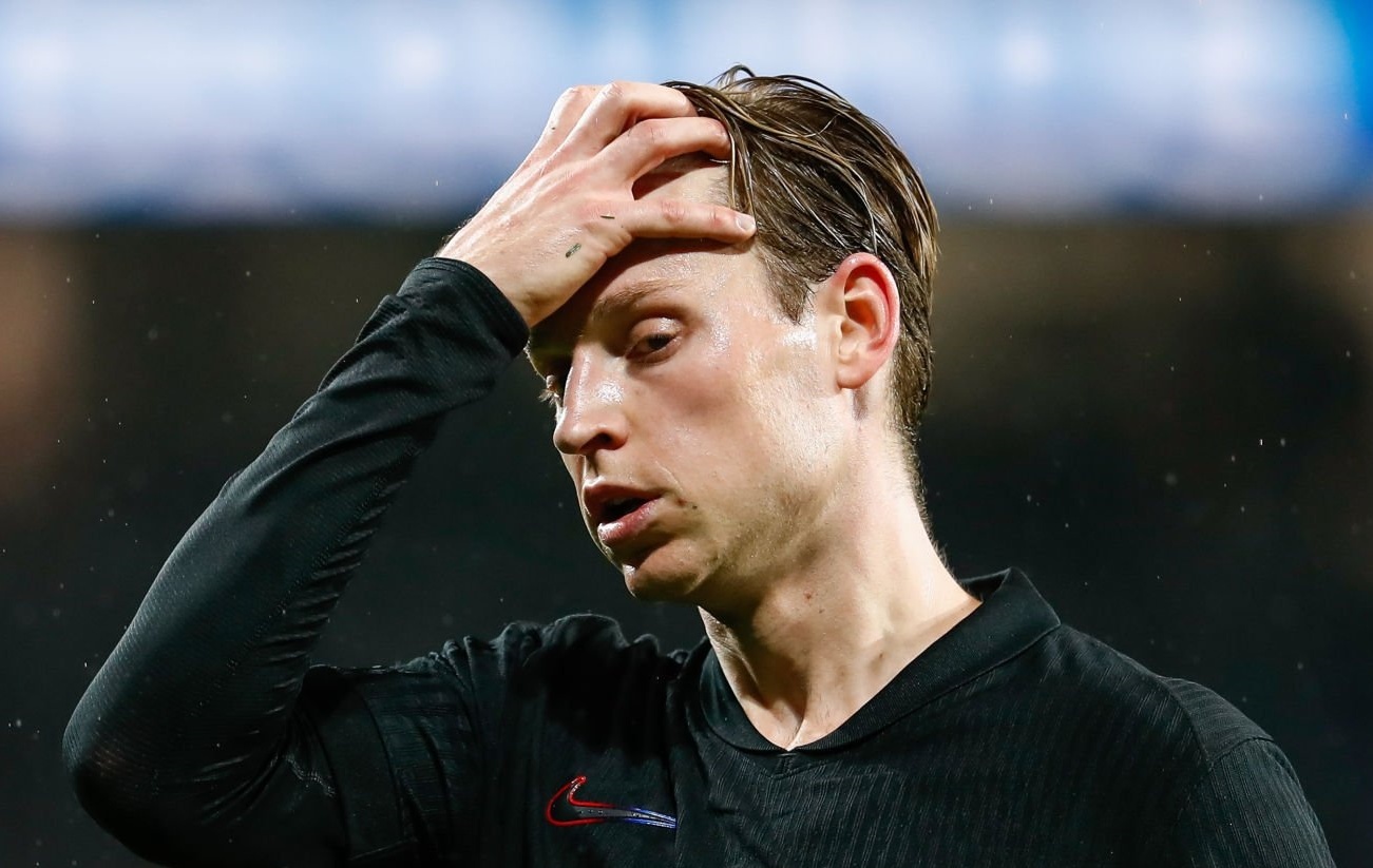 Khoanh khac De Jong bat khoc hinh anh