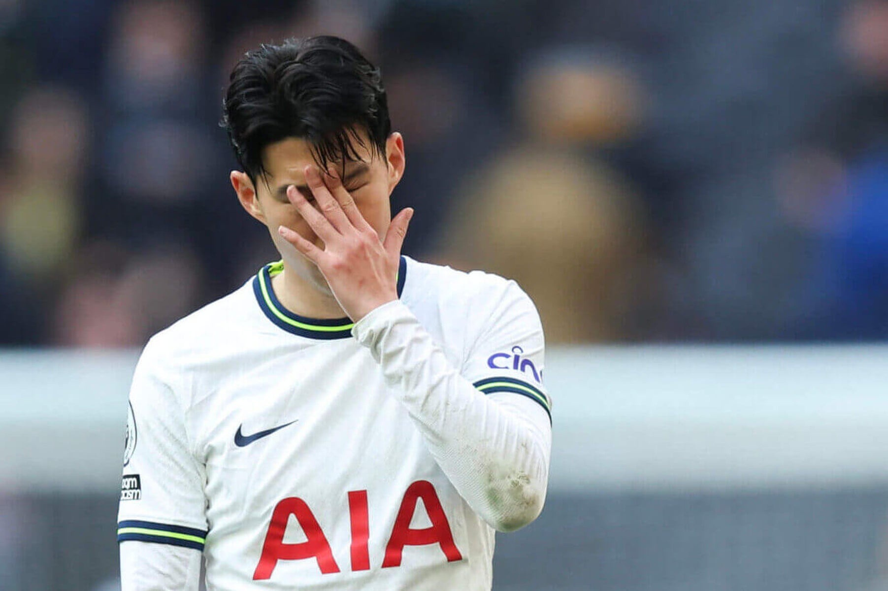 Son Heung-min that vong voi Tottenham hinh anh