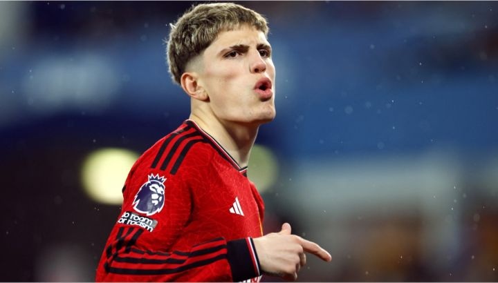 Garnacho bi nghi muon roi MU hinh anh