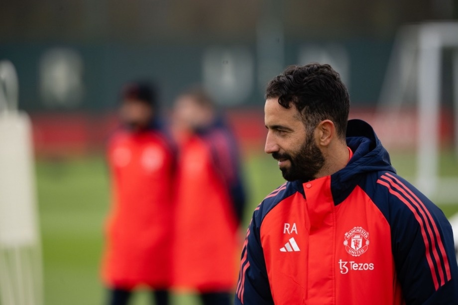 Dan sao MU choang ngop voi Amorim hinh anh