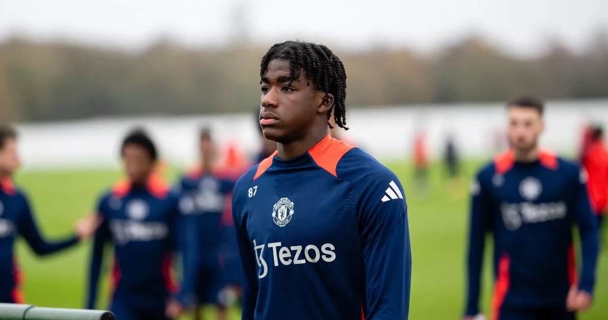 HLV Amorim trinh lang cau thu cao gan 2 met o tran ra mat MU hinh anh