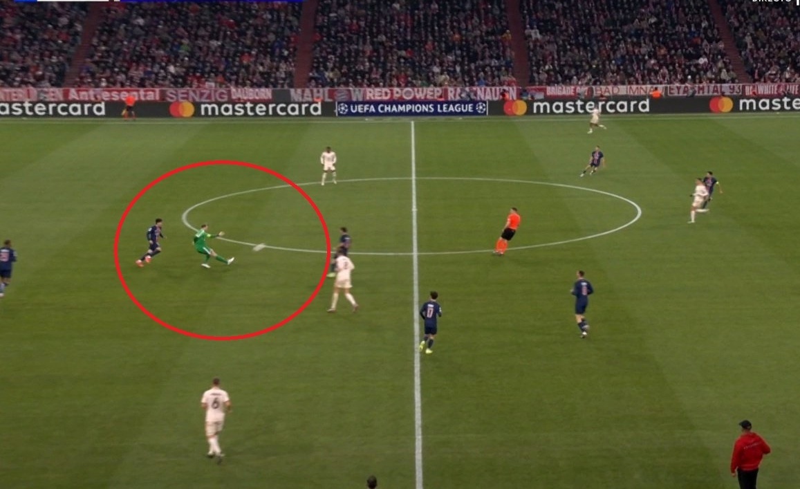 Pha xu ly cua Neuer khien nguoi ham mo ngo ngang hinh anh