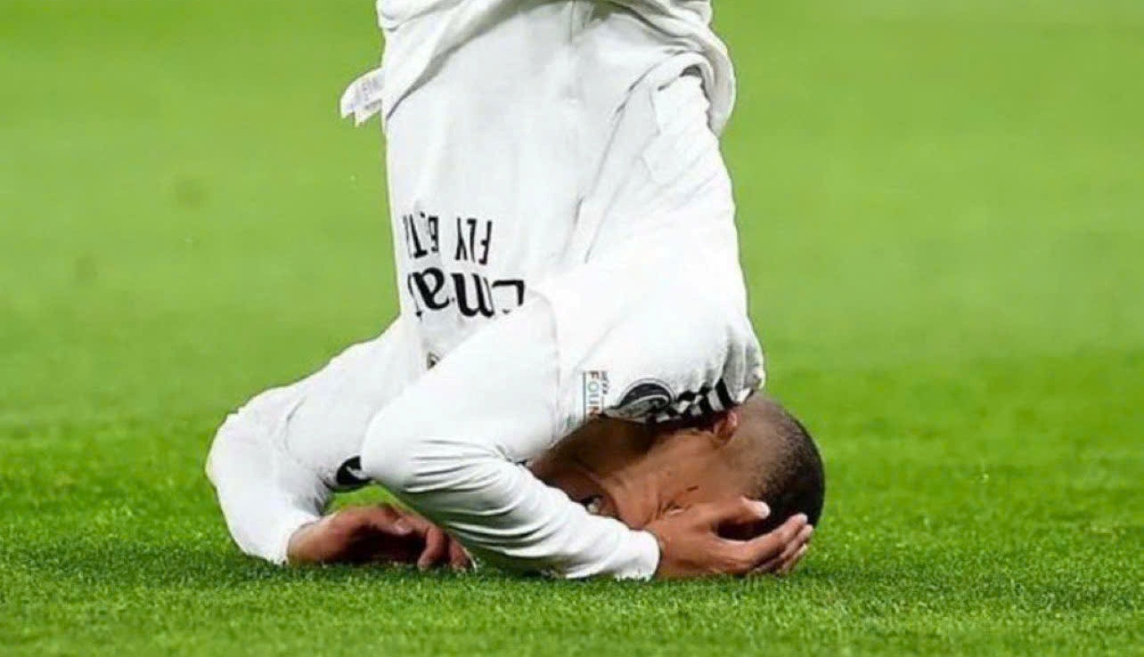 Mbappe nga sap mat hinh anh