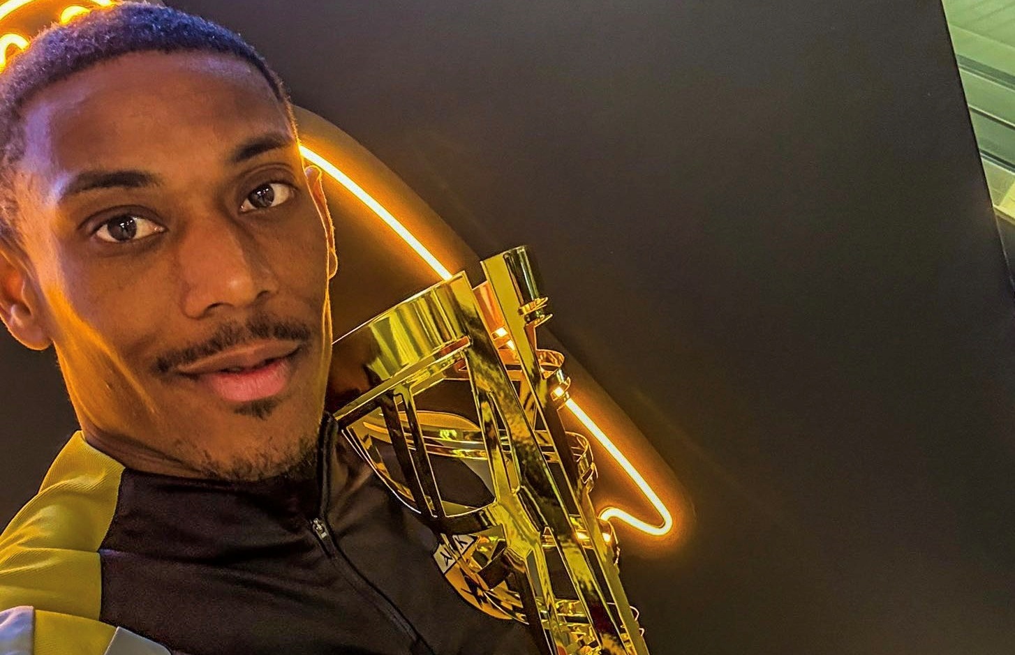 Khoanh khac hiem thay cua Martial hinh anh