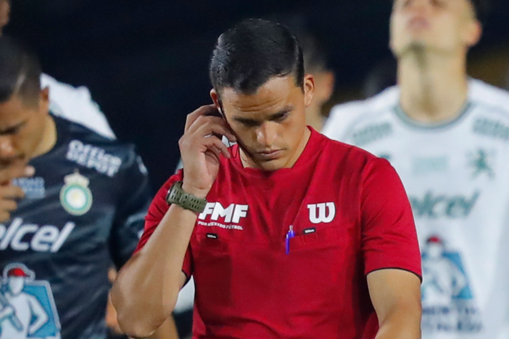 Trong tai mat viec vi gai goi hinh anh