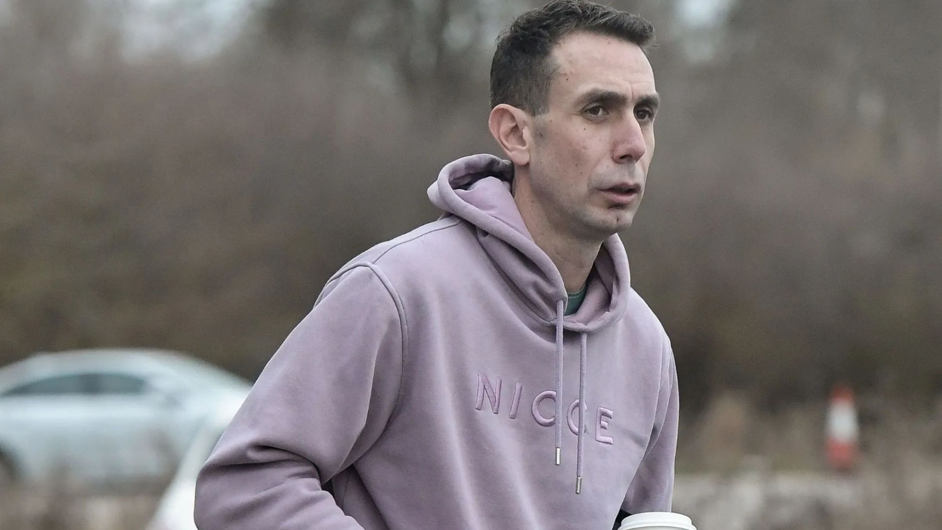 Trong tai David Coote lo dien sau khi bi sa thai hinh anh