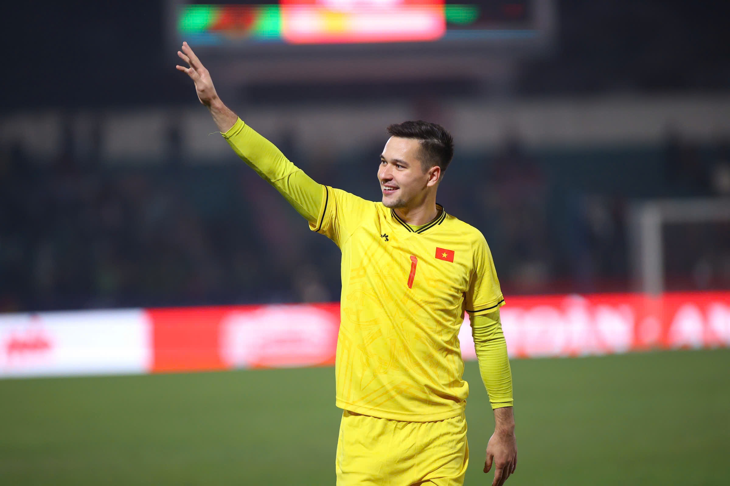 Nguyen Filip chia se chien thang voi CDV Viet Nam hinh anh