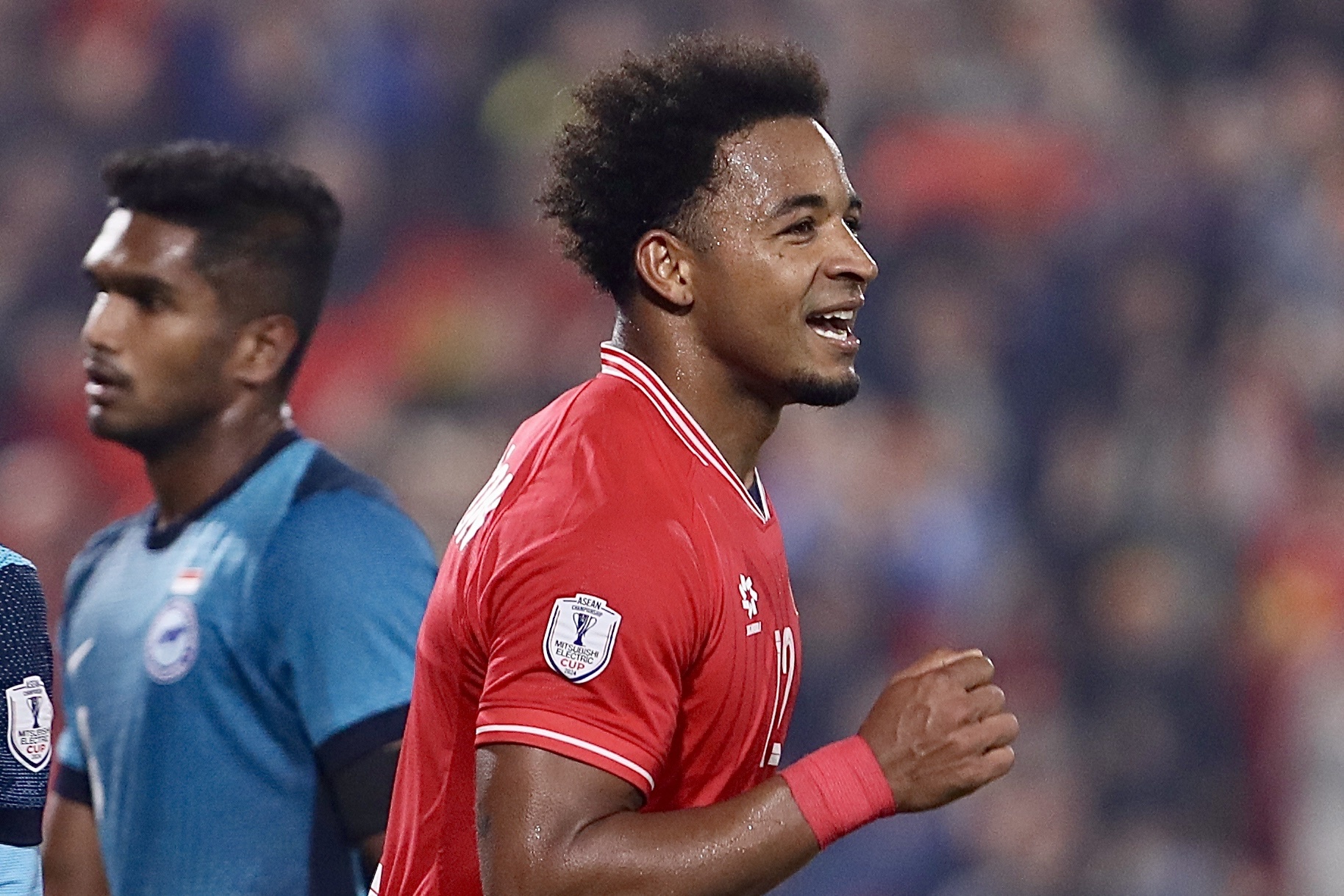 Xuan Son but pha hinh anh