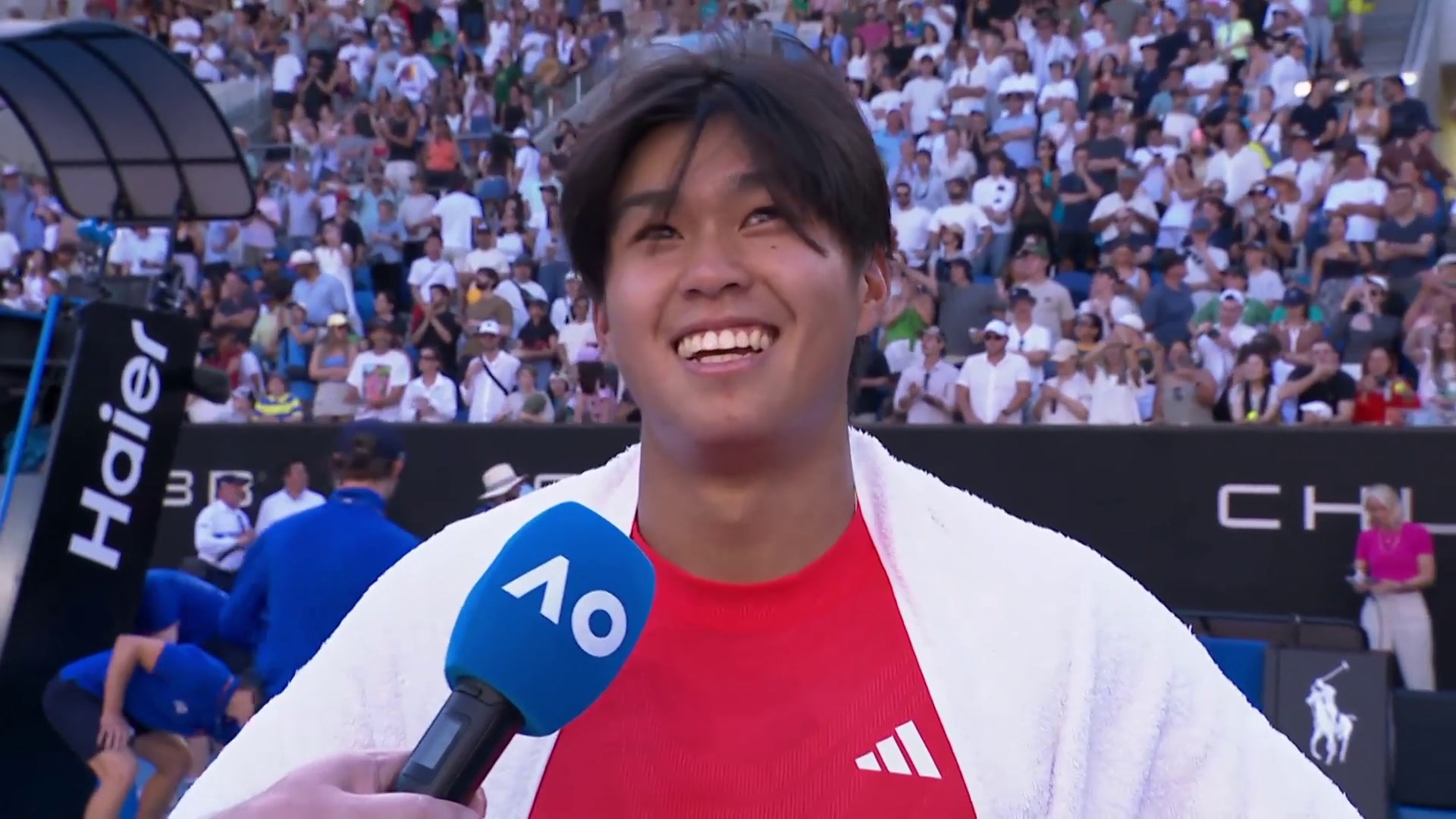 Tay vot goc Viet tiep tuc thang lon o Australian Open hinh anh