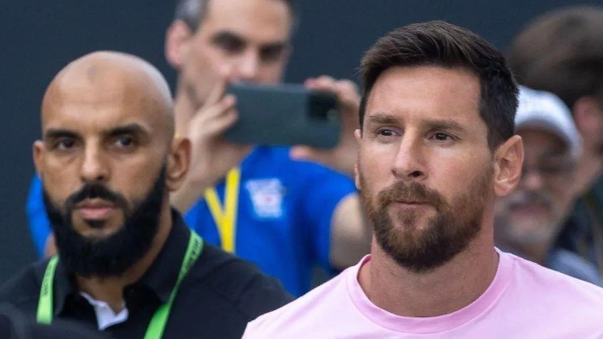 Ve si cua Messi buc xuc hinh anh