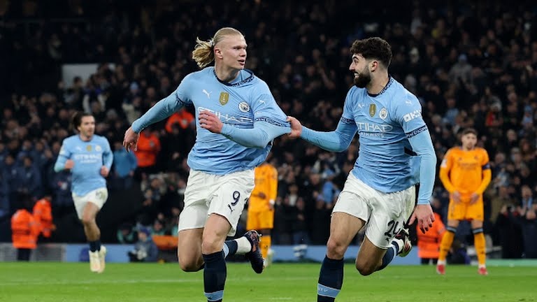 Pha bong gay tranh cai cua Haaland hinh anh