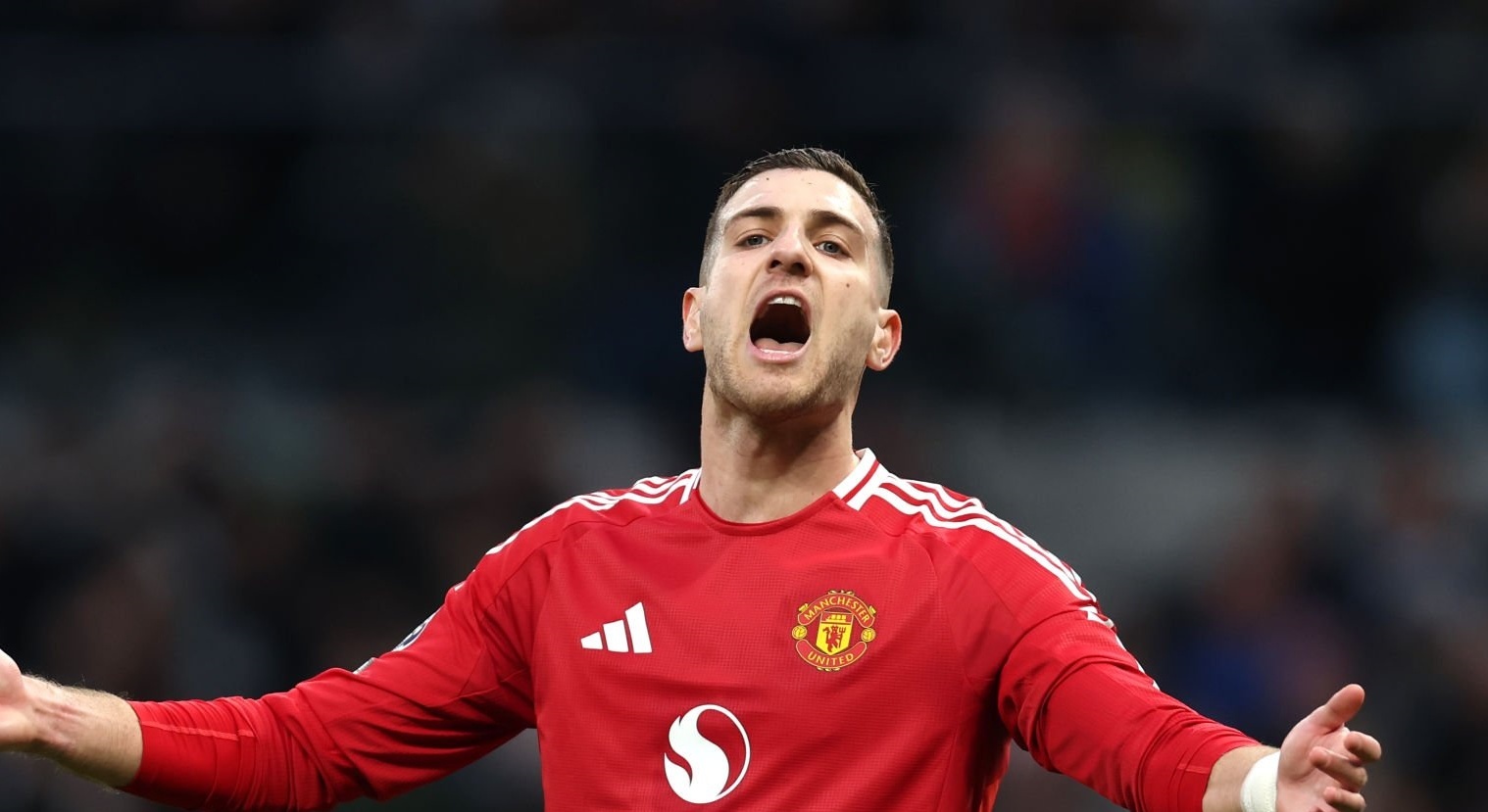 Cau thu MU khong lam theo chi dao cua Amorim hinh anh