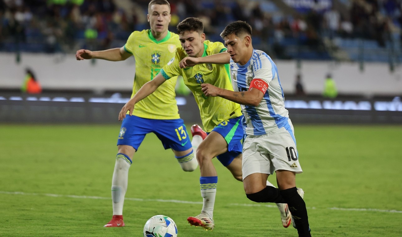 Huy diet U20 Brazil 6-0, U20 Argentina van nhin doi thu vo dich hinh anh