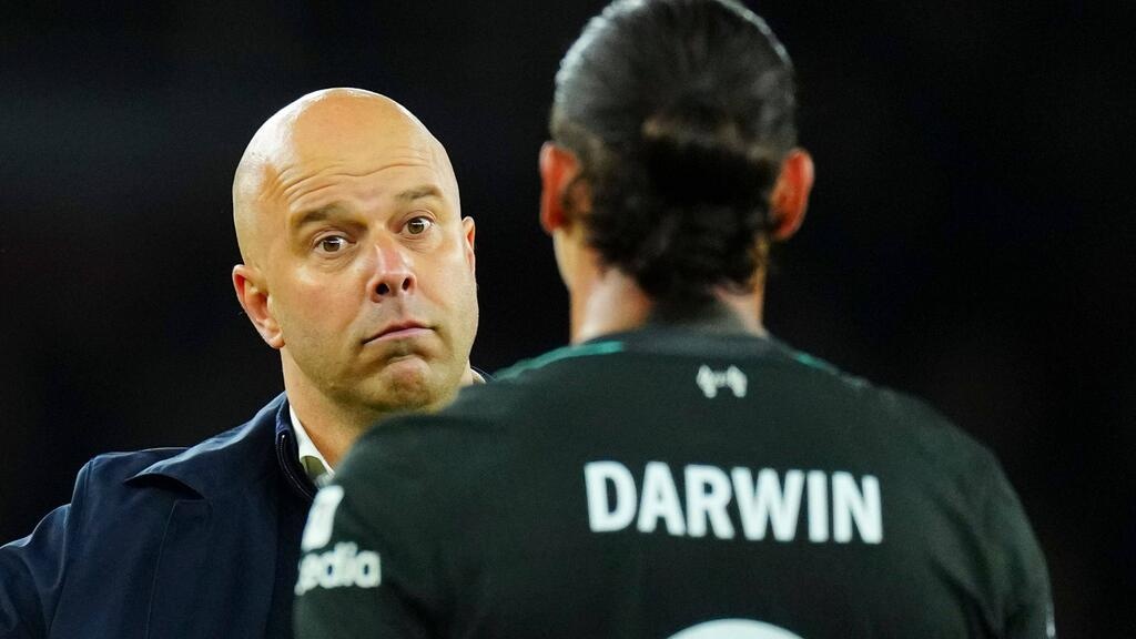 HLV Slot khong ngai PSG hinh anh