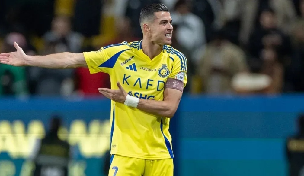 Ronaldo mat binh tinh hinh anh