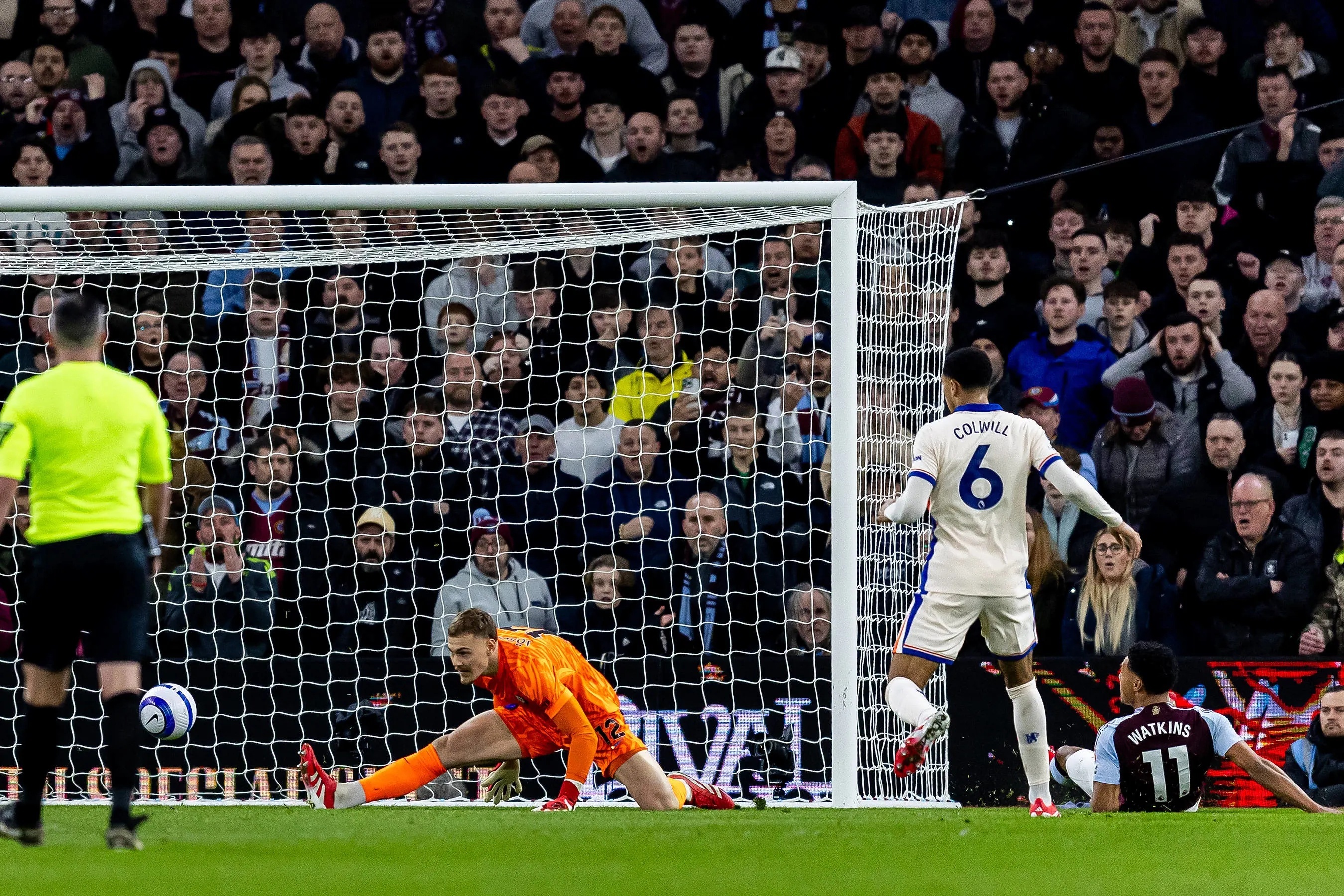 Chelsea 'dot' 200 trieu euro anh 1