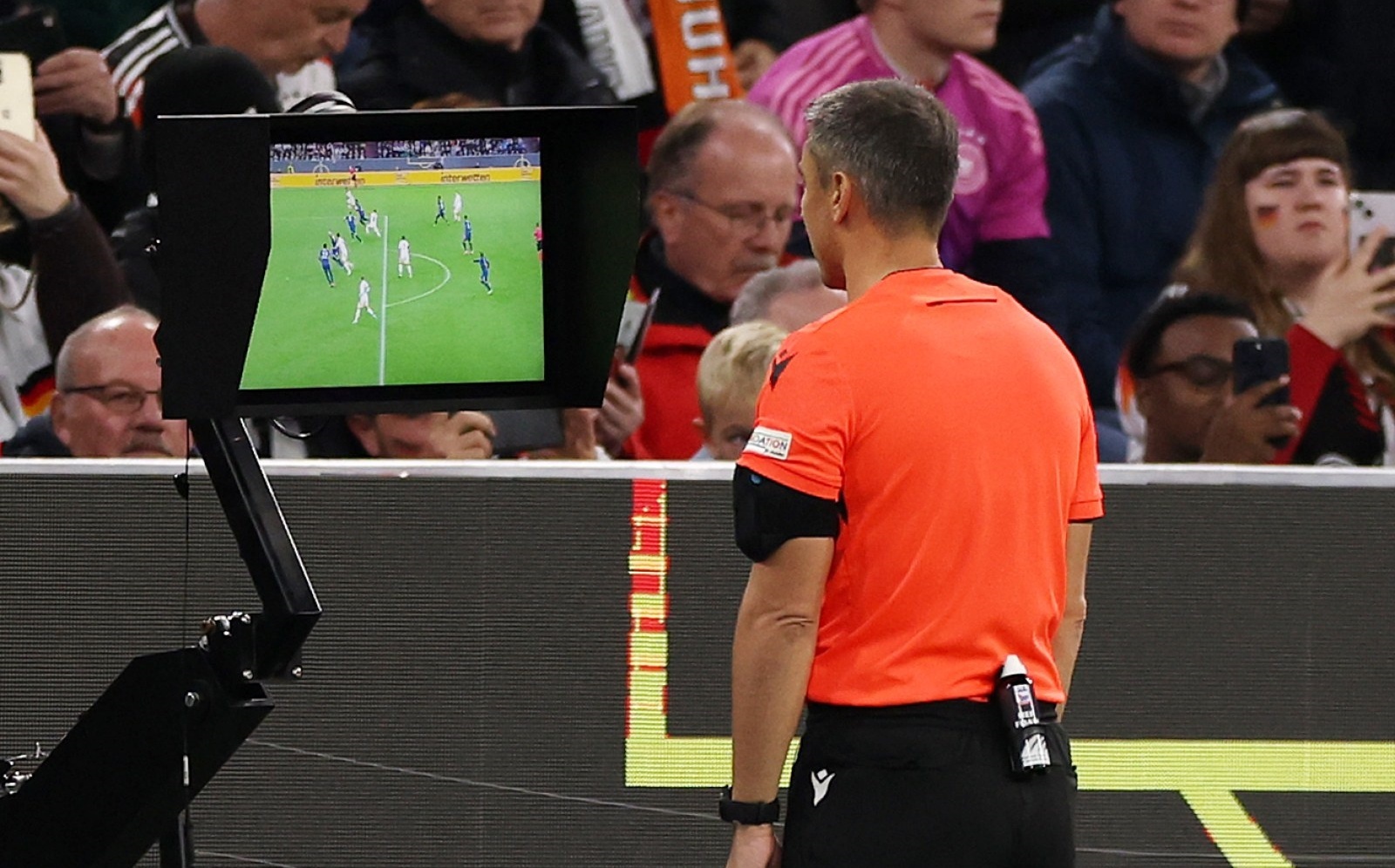 Trong tai o Duc bi can vao cho hiem hinh anh