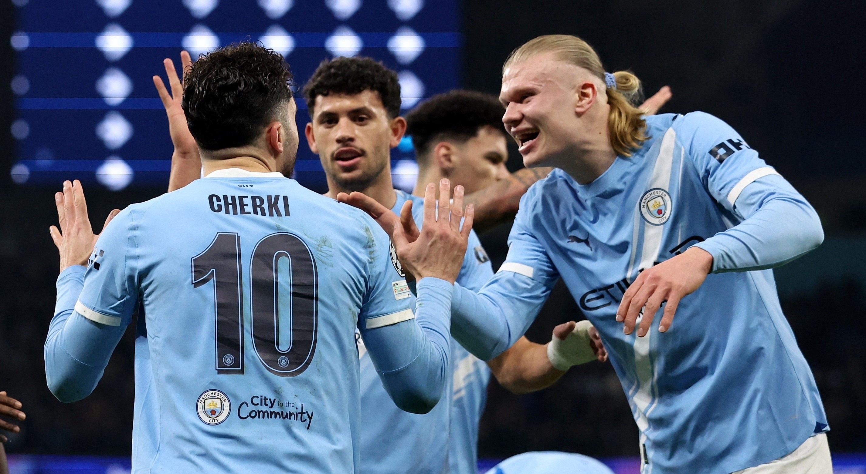 Man City gianh ve vao vong 1/8 Champions League nghet tho hinh anh