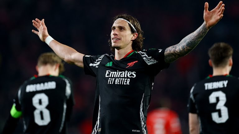 Fan Arsenal phat hien chien thuat la cua Mikel Arteta hinh anh