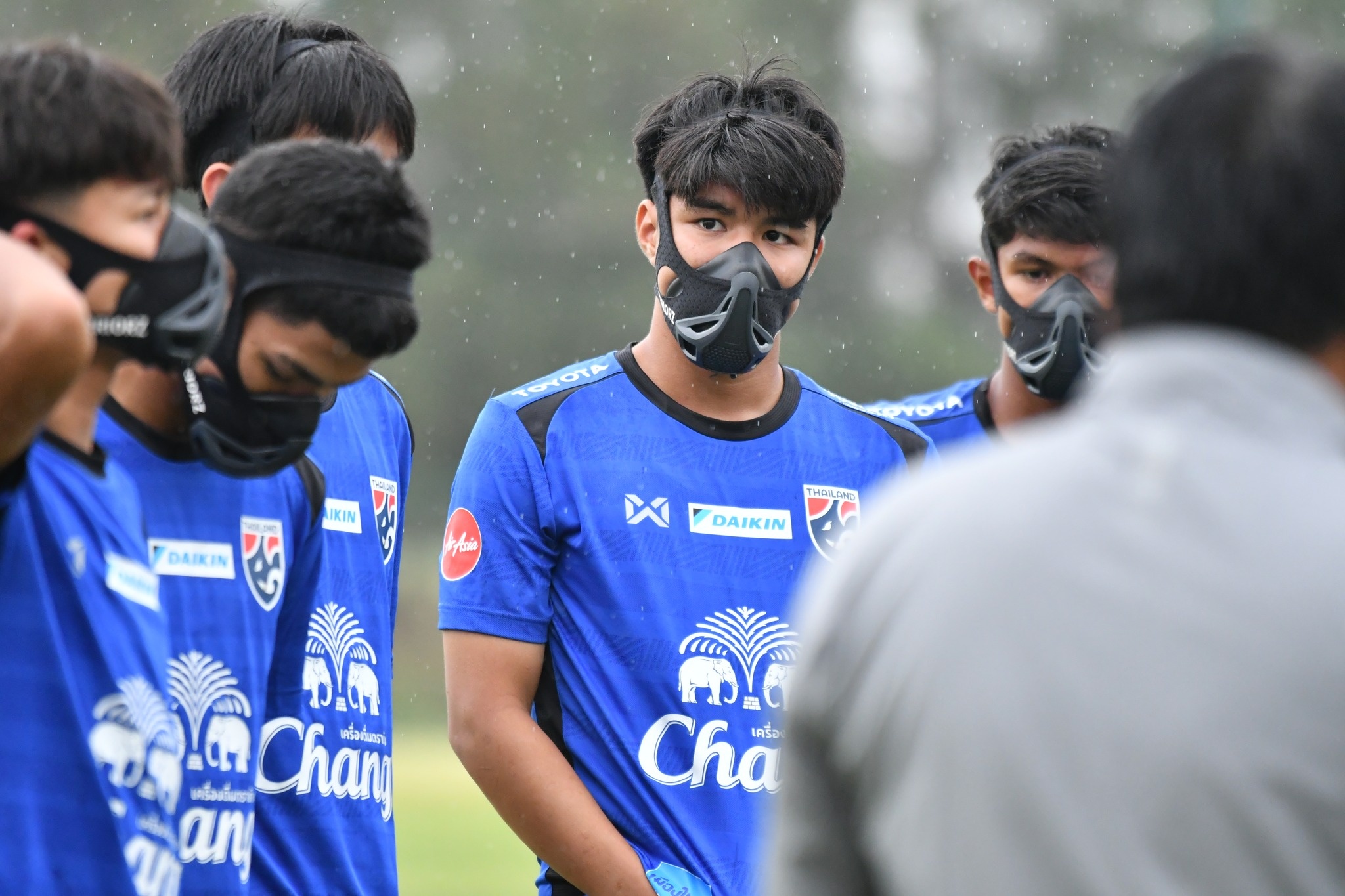 Thu nghiem la cua tuyen U17 Thai Lan hinh anh