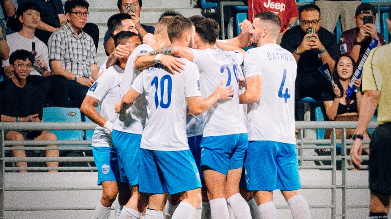 CLB Singapore loai doi bong Nhat Ban, vao ban ket cup chau A hinh anh