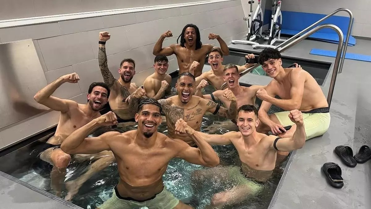 Barca tham vong gianh moi danh hieu hinh anh