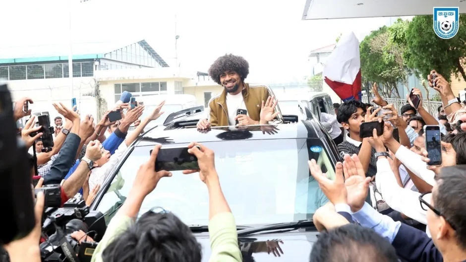 'Bien nguoi' o Bangladesh chao don cau thu Leicester hinh anh