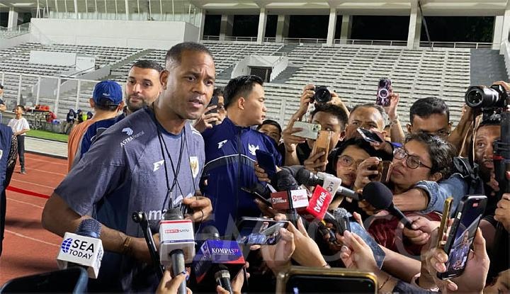 Tuyen Indonesia thay doi doi hinh sau tran thua Australia 1-5 hinh anh