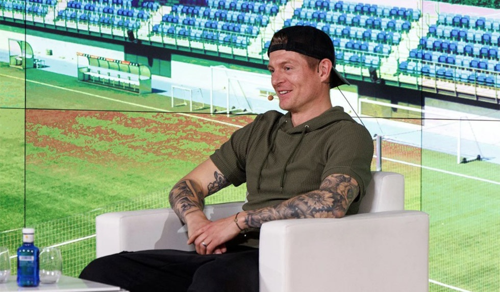 Kroos 'tro lai' Real Madrid hinh anh