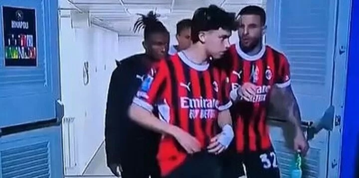 Walker lay Messi dan mat Felix hinh anh