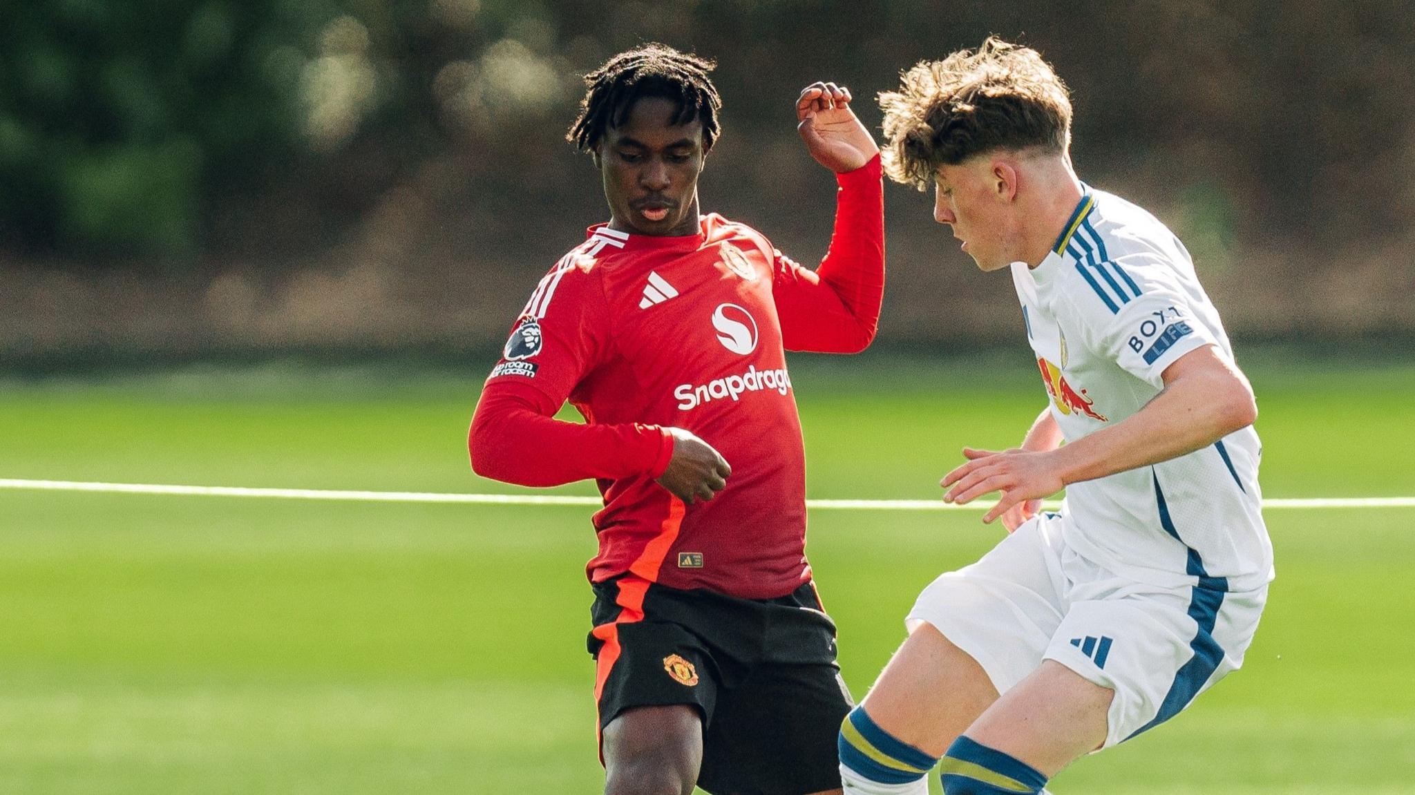 Doi tre MU vui dap doi thu 13-1 hinh anh