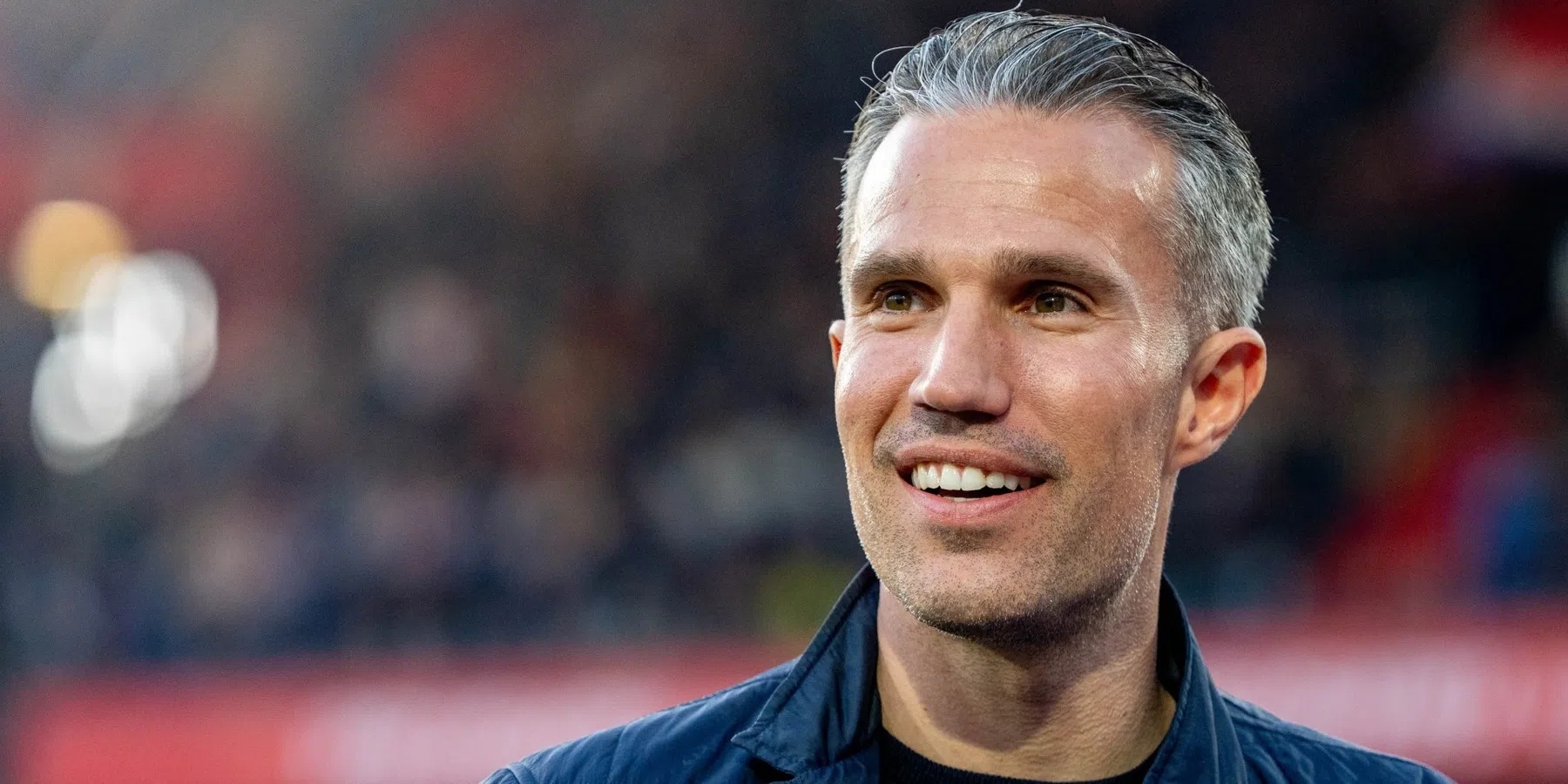 Van Persie dao nguoc tinh the hinh anh