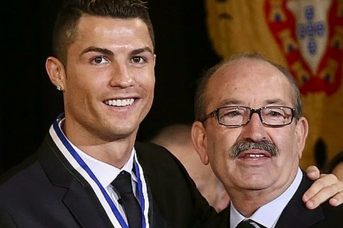 Nguoi dan ong phat hien ra tai nang cua Ronaldo qua doi hinh anh