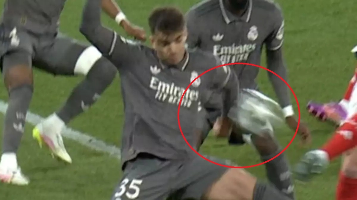 Arsenal mat oan qua penalty? hinh anh