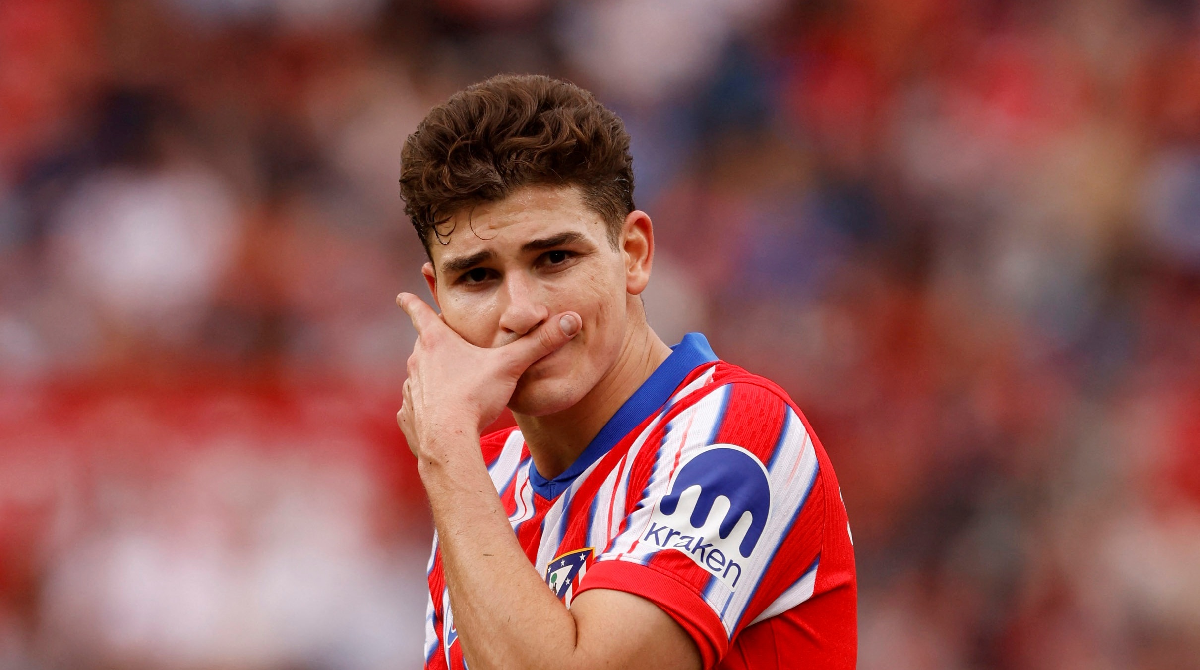 UEFA gach ten trong tai tu choi ban thang cua Alvarez hinh anh