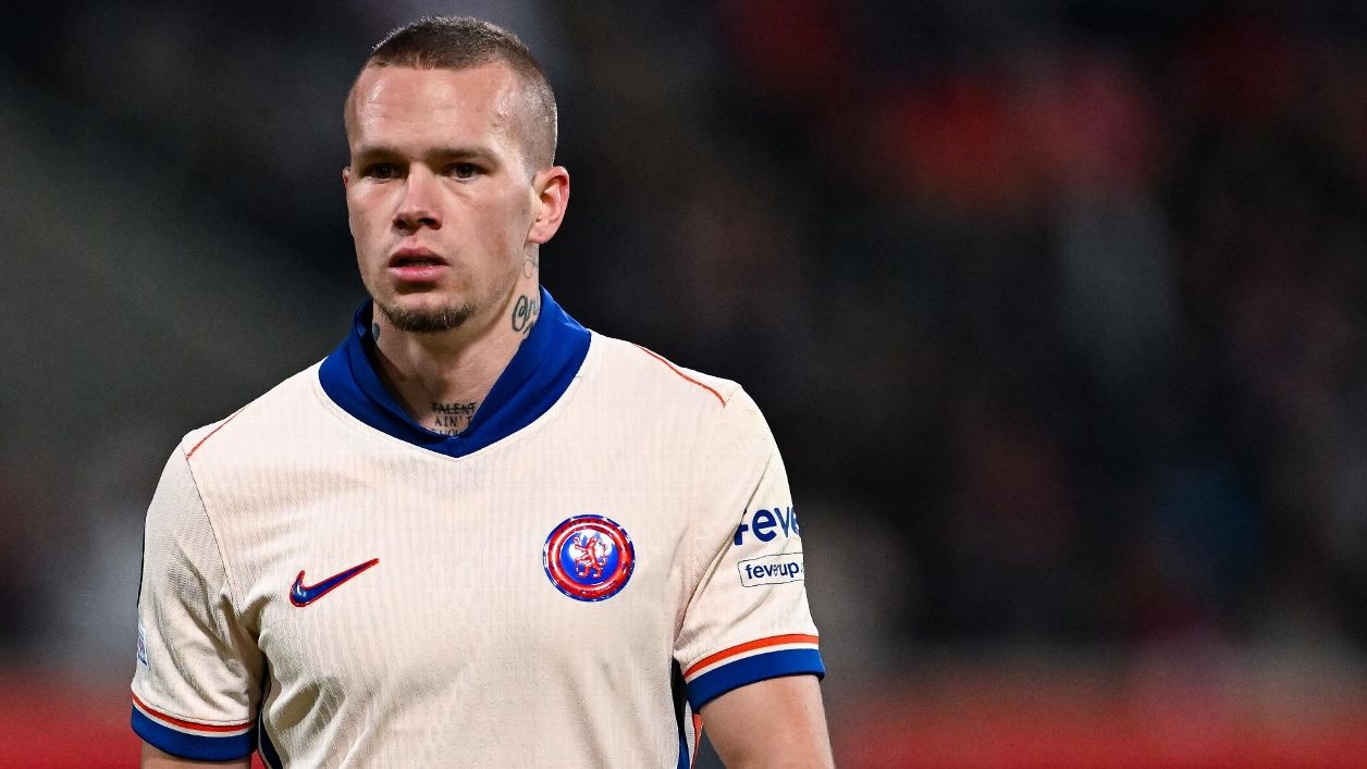 Bong da Anh chan dong voi 9 cau thu dinh doping hinh anh