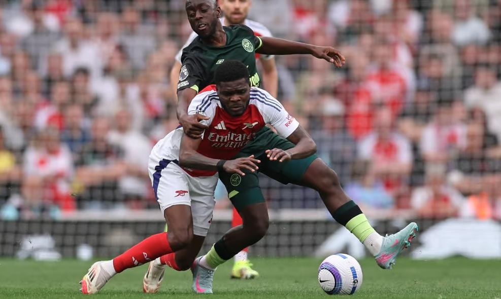 Arsenal ton that nang truoc dai chien Real hinh anh