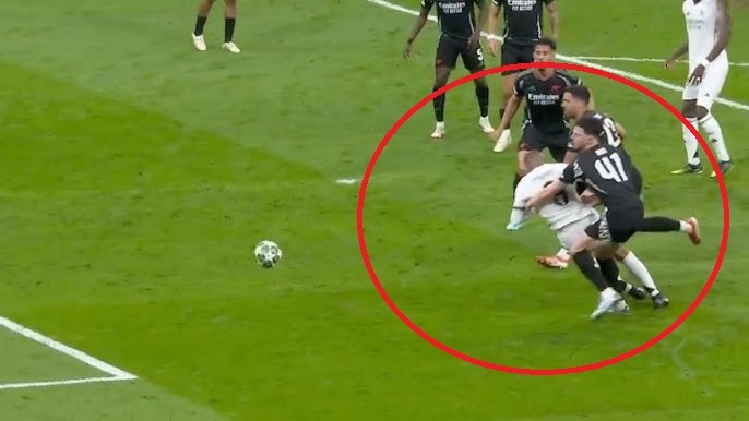 Real bi tuoc phat den, Rice thoat an treo gio hinh anh