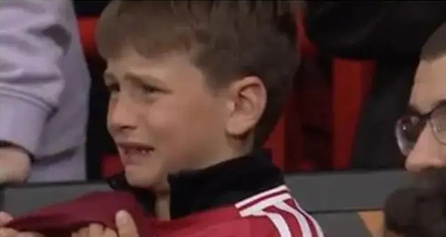 Buc anh hon nghin loi noi ve cu nguoc dong dien ro cua MU hinh anh